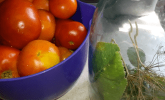быстрые малосольные помидоры